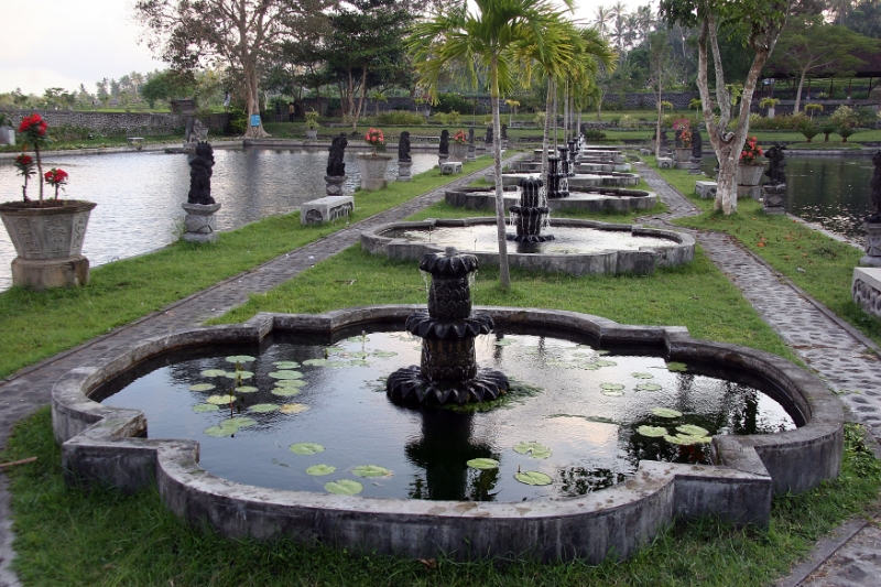 Raja's water palace, Bali Tirtagangga Indonesia 4.jpg - Indonesia Bali Tirtagangga. Raja's water palace